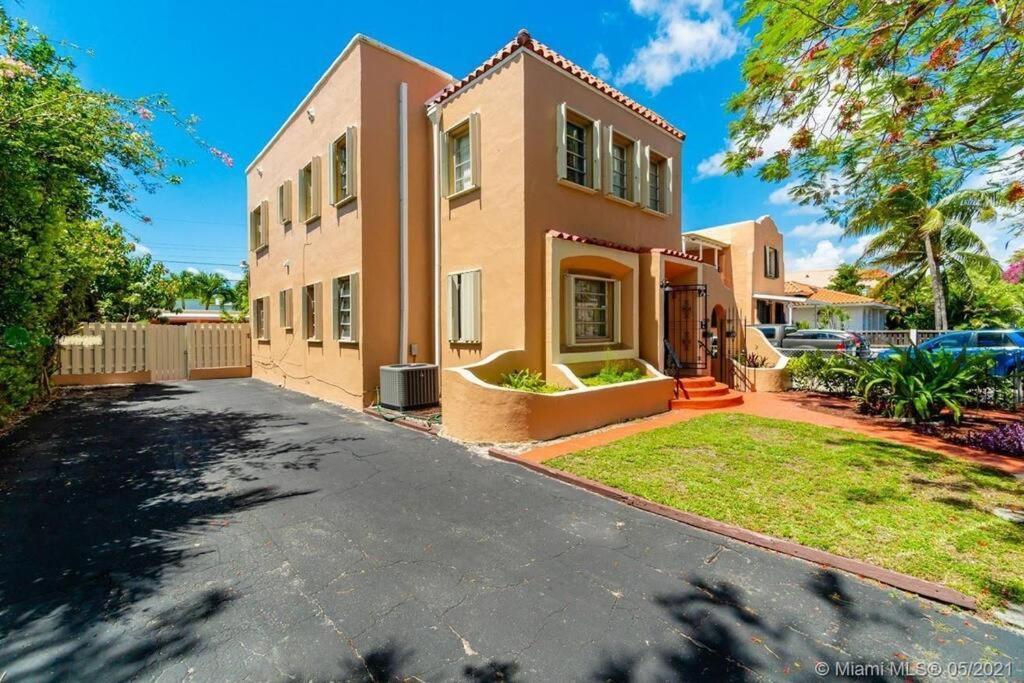 Tropical Charm Little Havana Calle Ocho 3 Apartamento